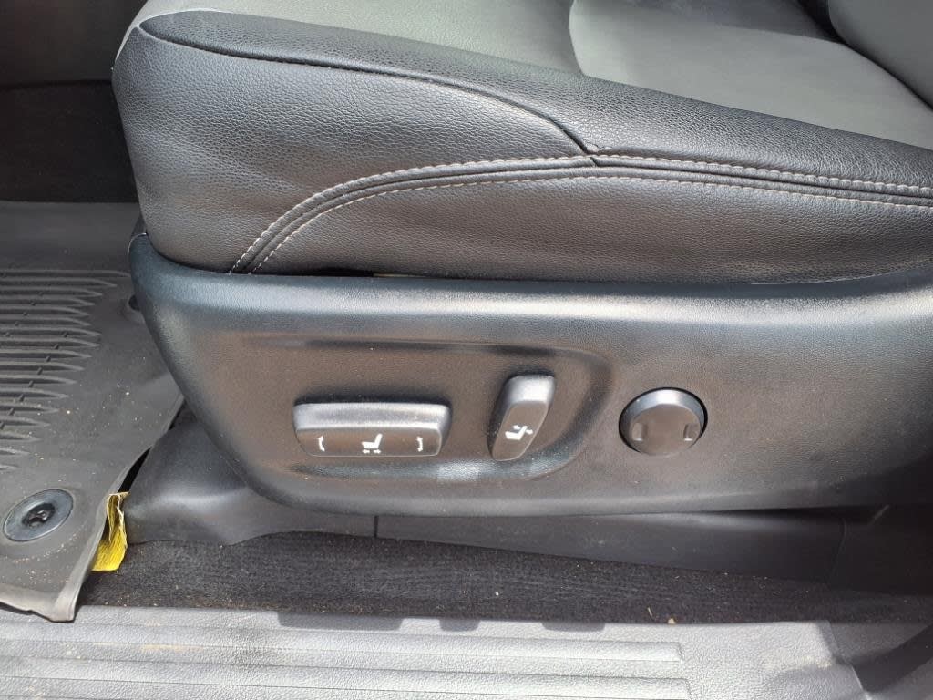 Thumbnail: 2021 Toyota 4Runner - 17