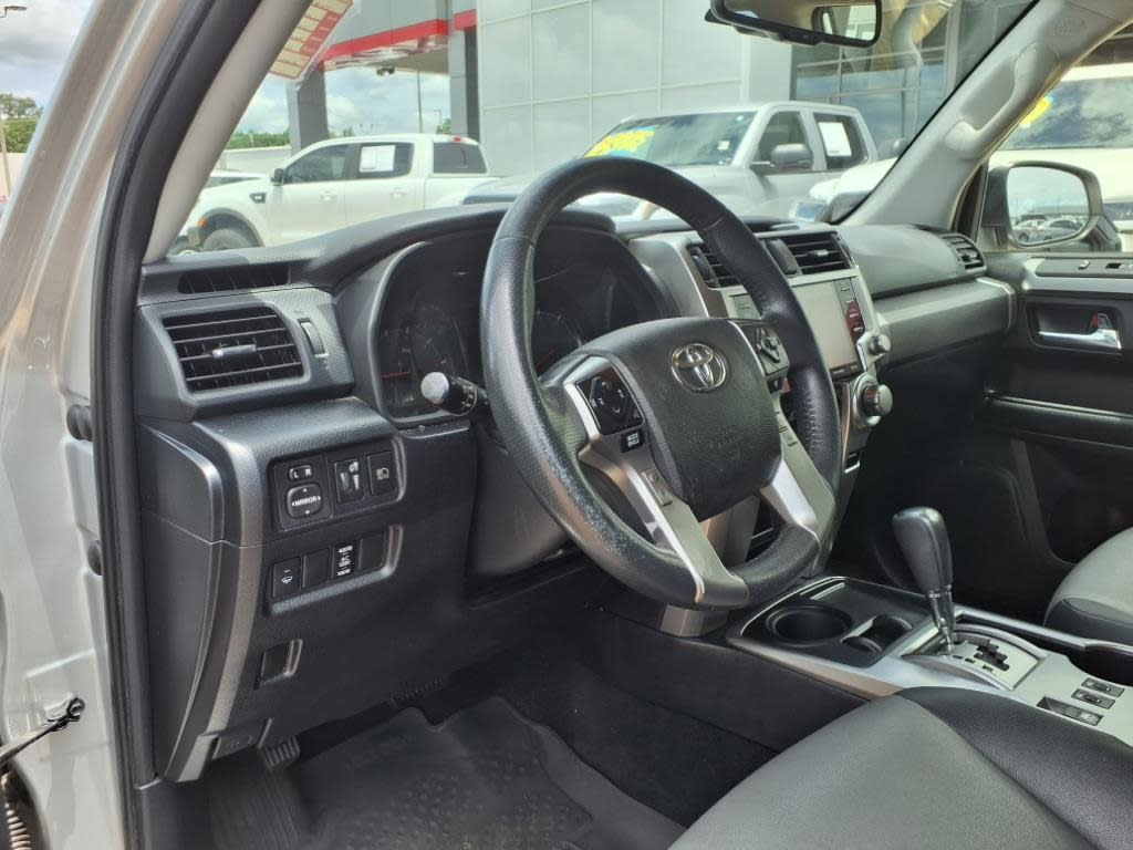 Thumbnail: 2021 Toyota 4Runner - 6