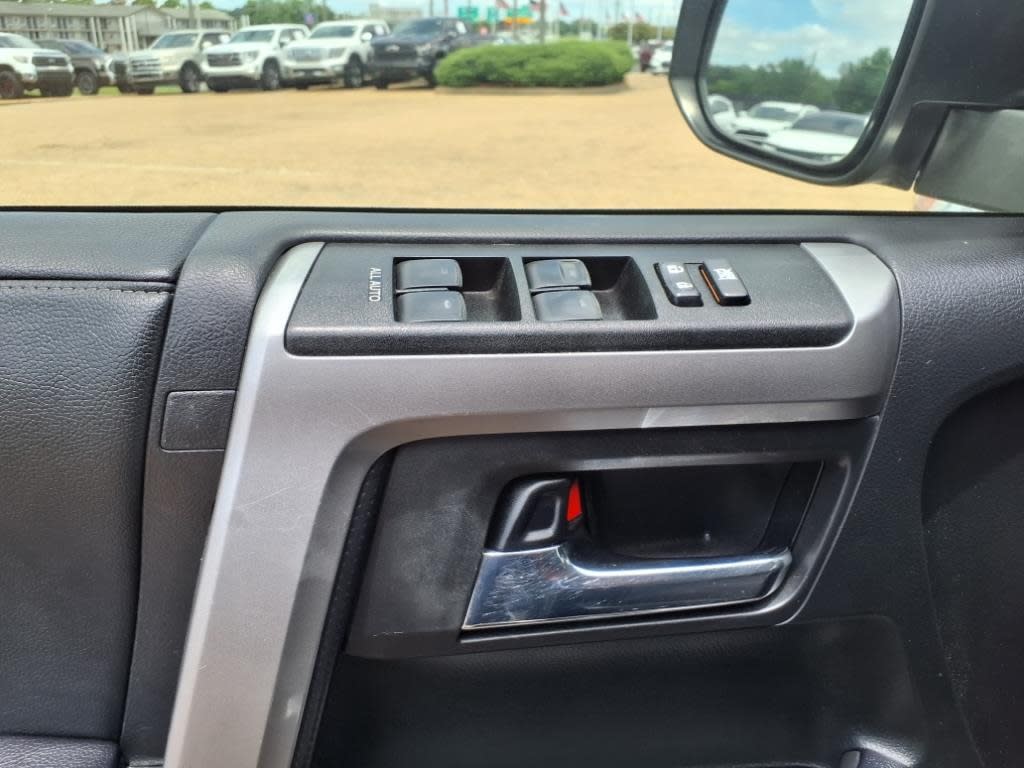 Thumbnail: 2021 Toyota 4Runner - 18