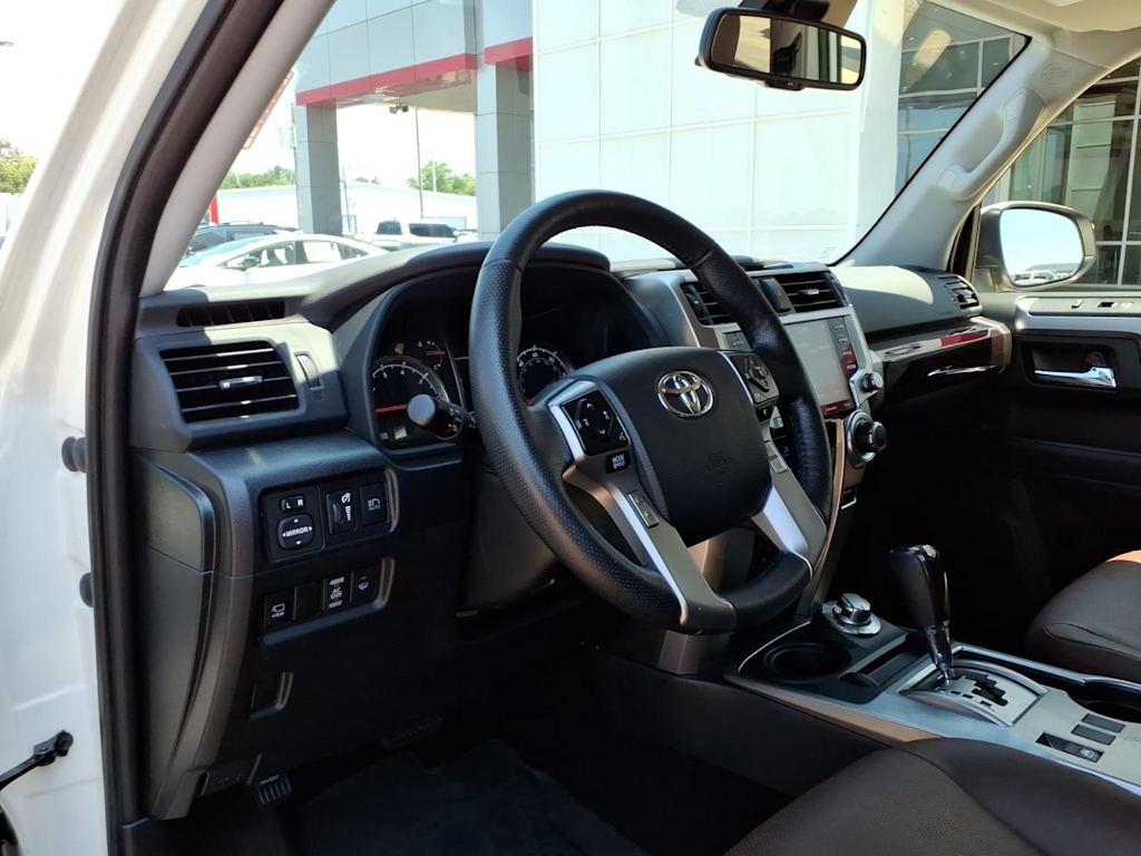 Thumbnail: 2023 Toyota 4Runner - 6