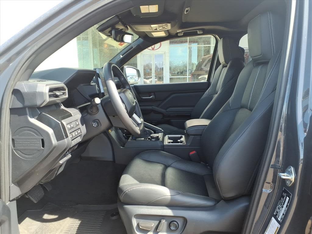 Thumbnail: 2025 Toyota 4Runner - 8