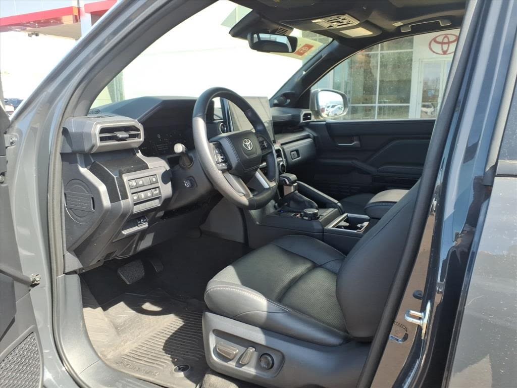 Thumbnail: 2025 Toyota 4Runner - 10