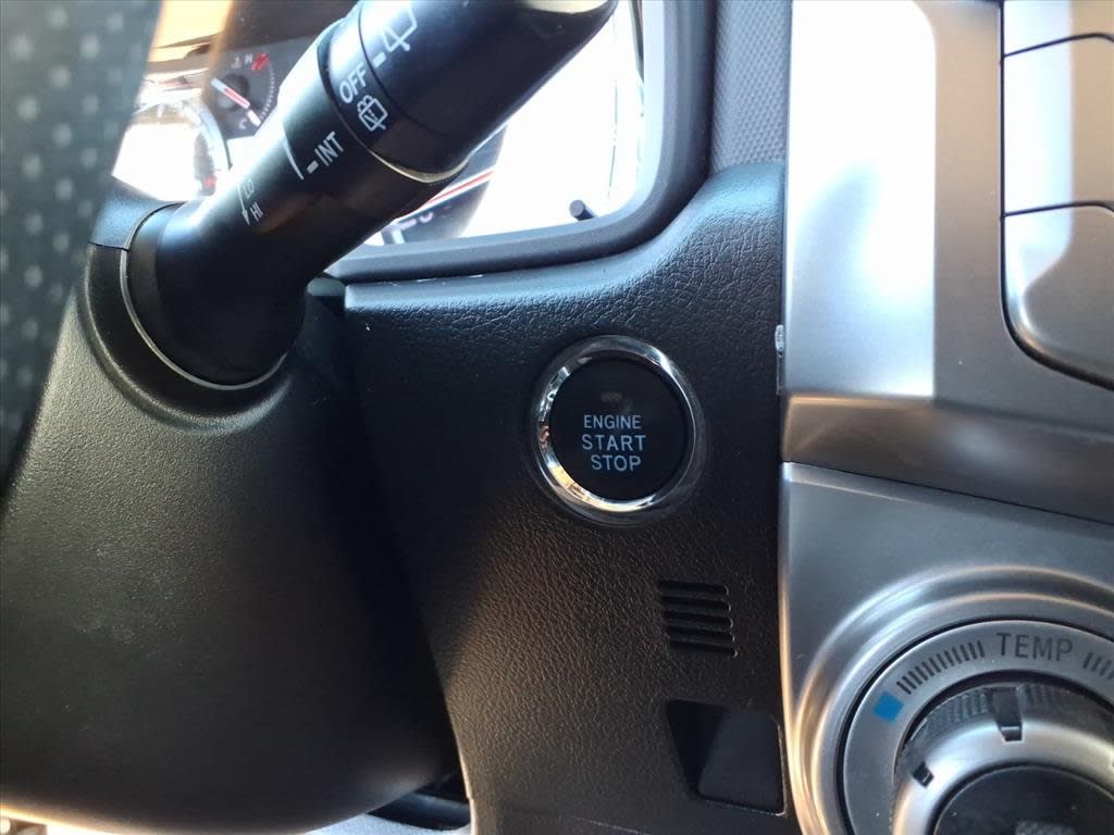 Thumbnail: 2017 Toyota 4Runner - 23