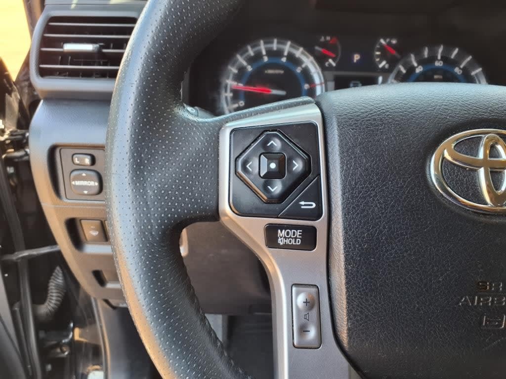 Thumbnail: 2019 Toyota 4Runner - 21