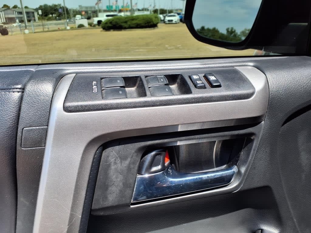 Thumbnail: 2019 Toyota 4Runner - 19