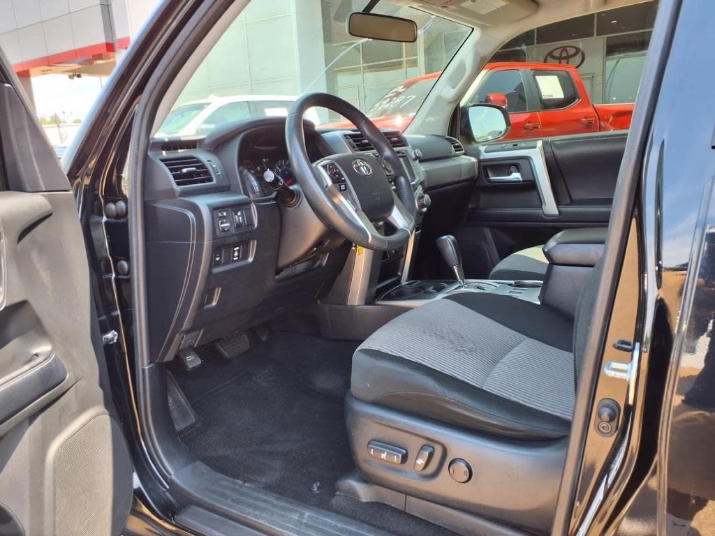 Thumbnail: 2019 Toyota 4Runner - 27