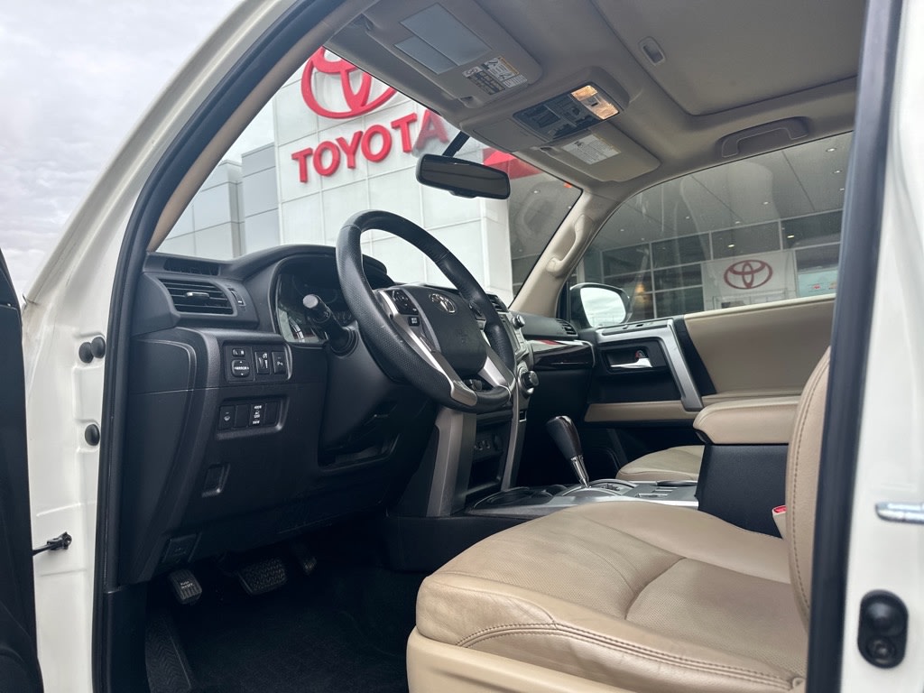 2016 Toyota 4Runner Limited 9