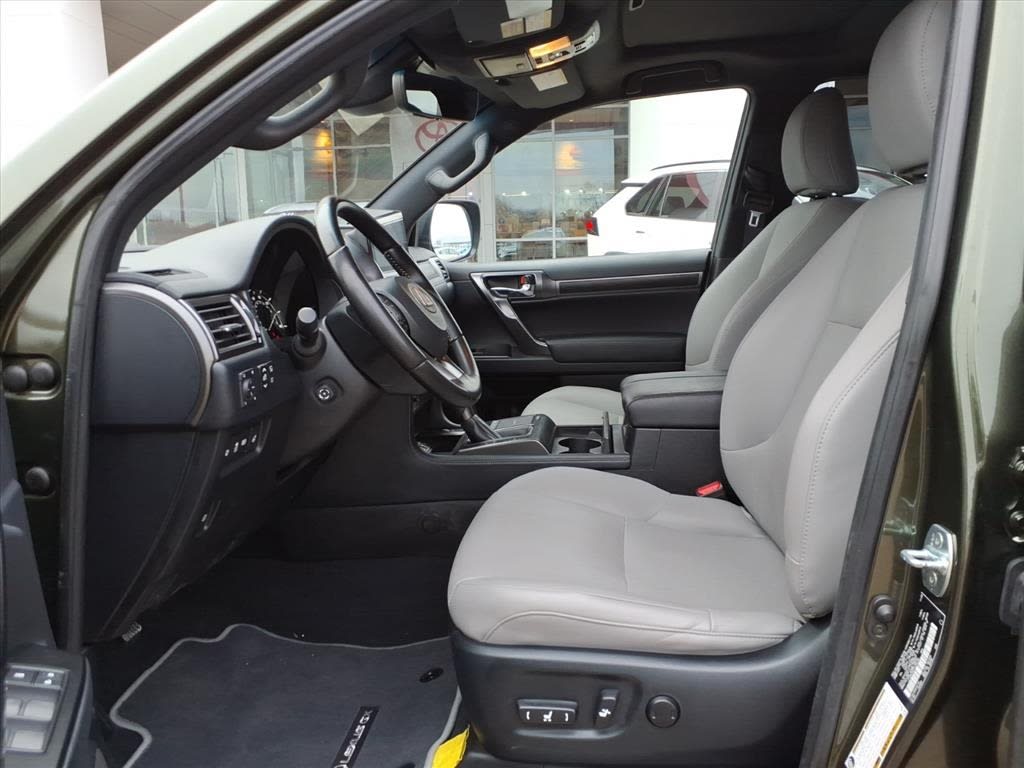 Thumbnail: 2023 Lexus GX - 7