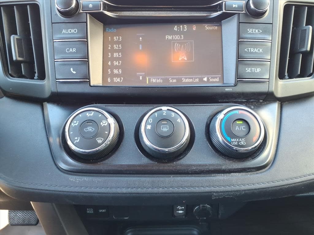 Thumbnail: 2017 Toyota RAV4 - 23