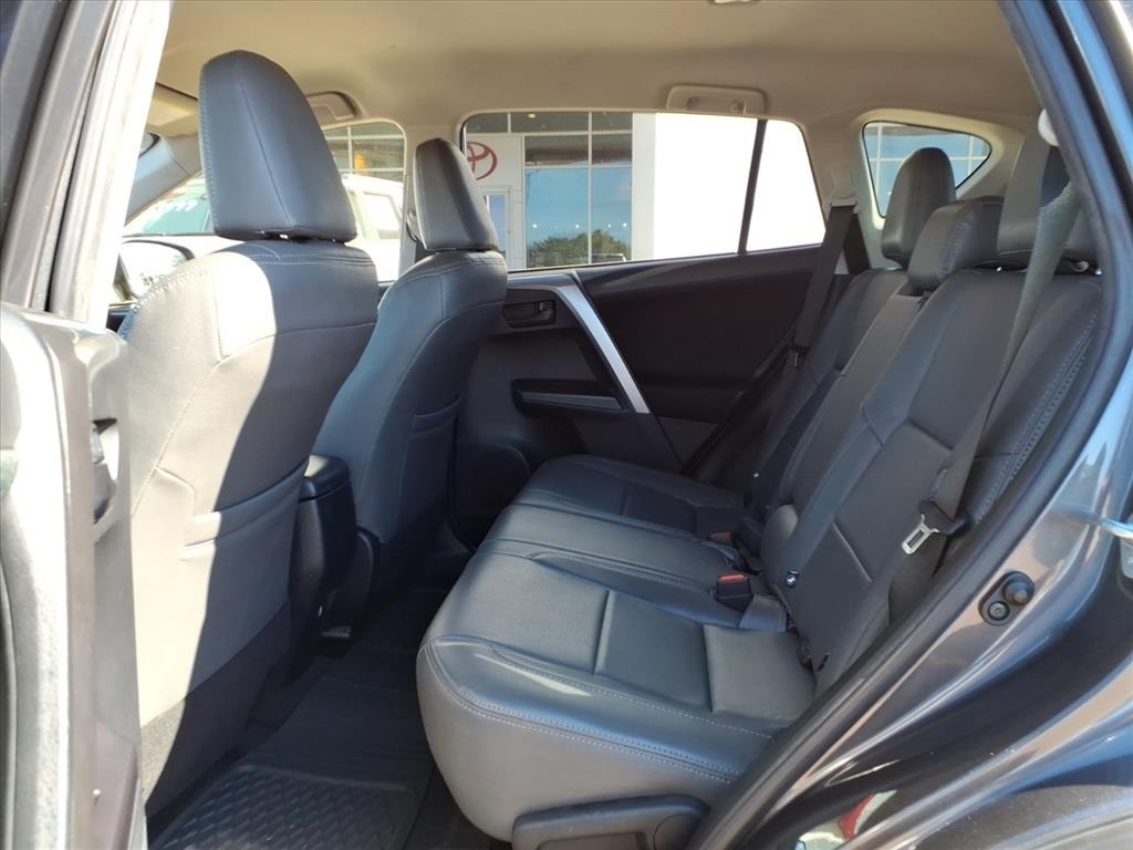 Thumbnail: 2017 Toyota RAV4 - 9