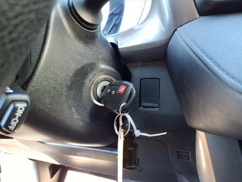 Thumbnail: 2017 Toyota RAV4 - 22