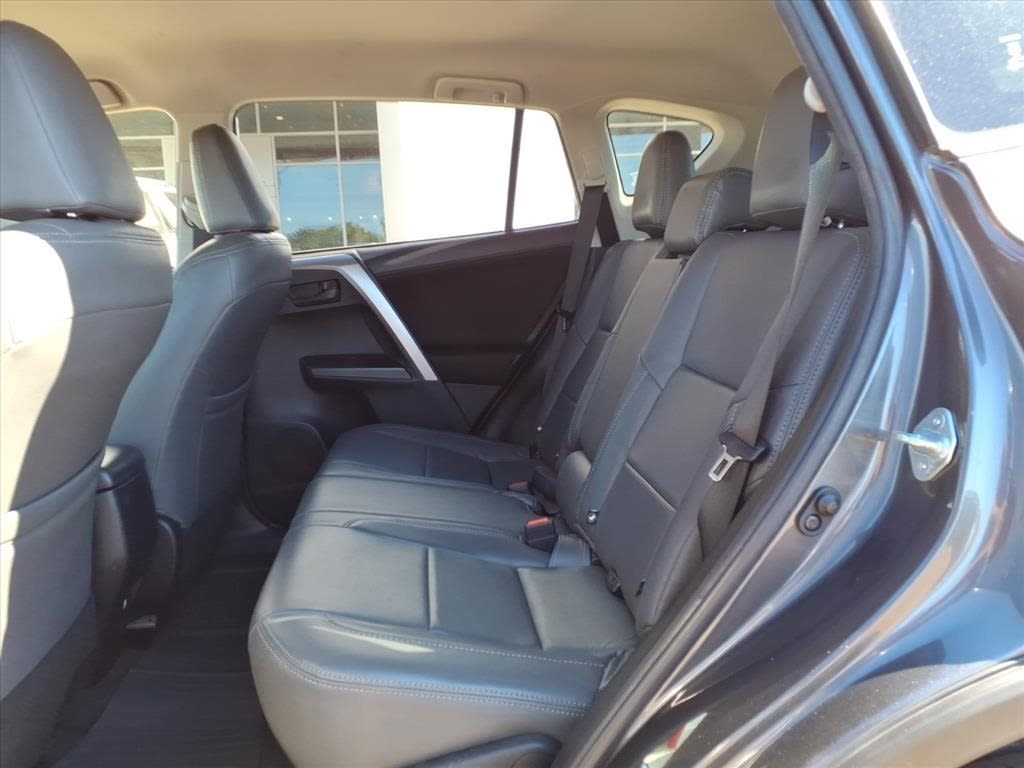 Thumbnail: 2017 Toyota RAV4 - 28