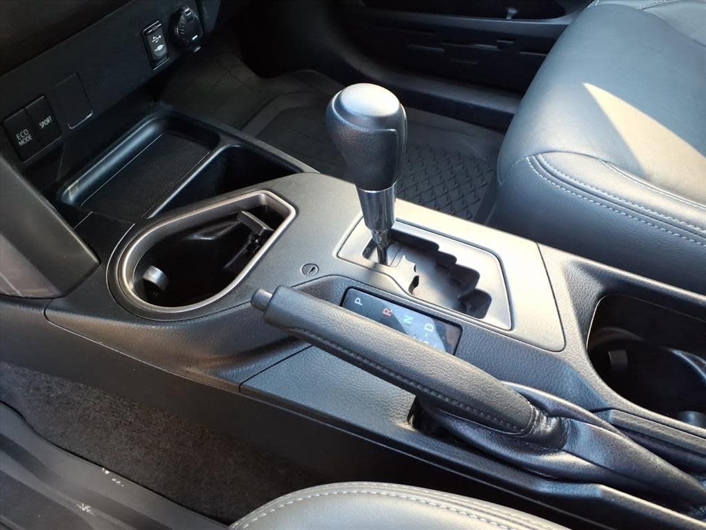 Thumbnail: 2017 Toyota RAV4 - 11