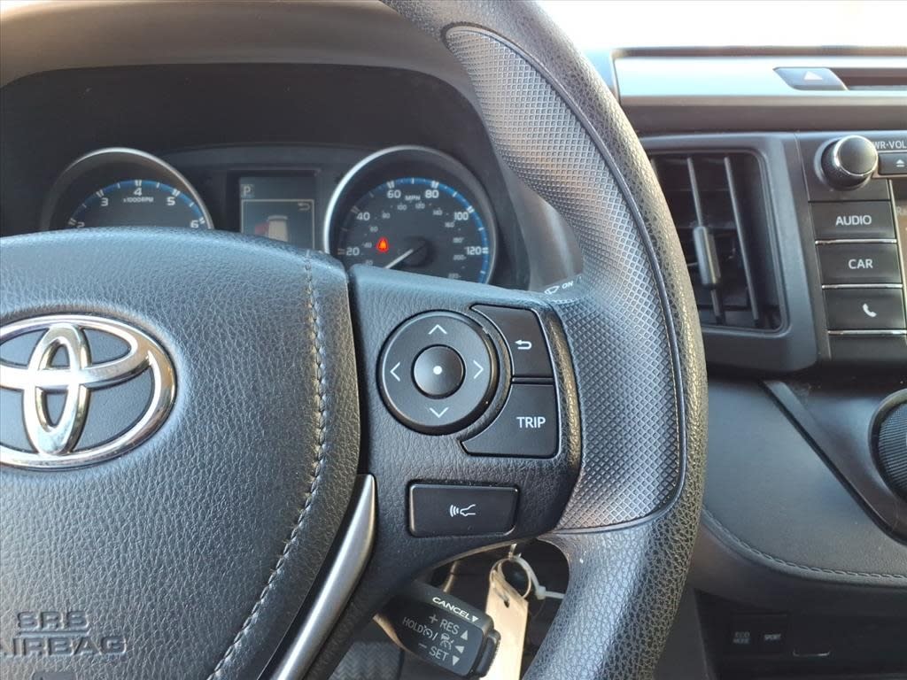 Thumbnail: 2017 Toyota RAV4 - 21