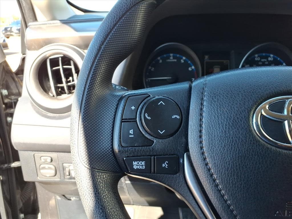 Thumbnail: 2017 Toyota RAV4 - 20