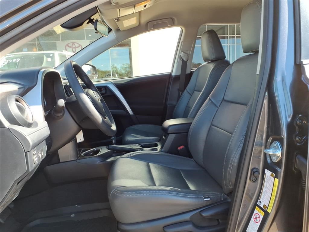 Thumbnail: 2017 Toyota RAV4 - 8