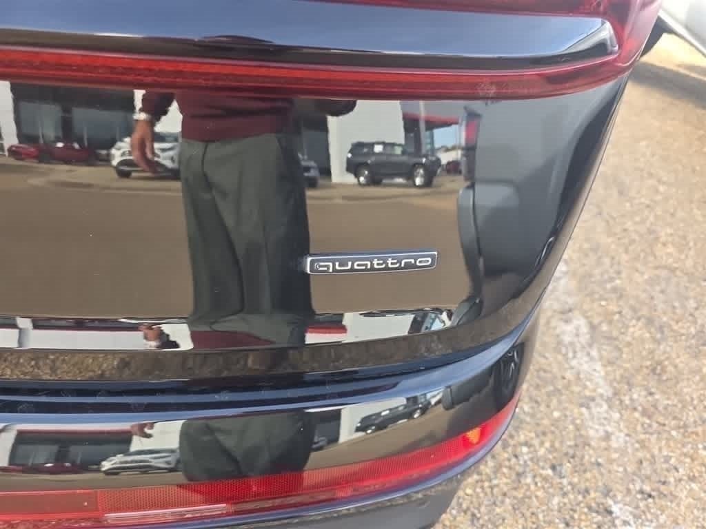 Thumbnail: 2023 Audi Q7 - 3