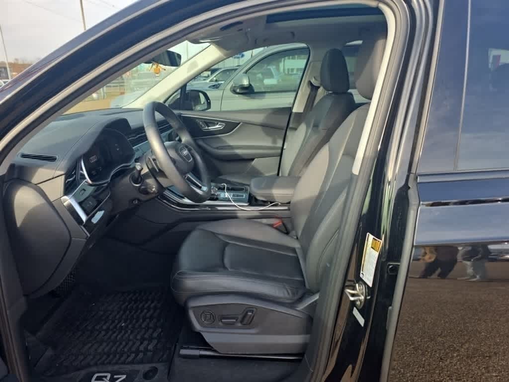 Thumbnail: 2023 Audi Q7 - 4