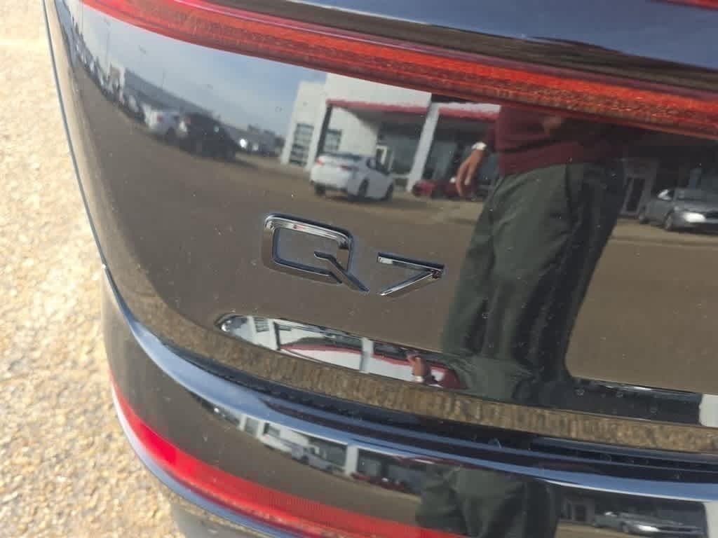 Thumbnail: 2023 Audi Q7 - 8