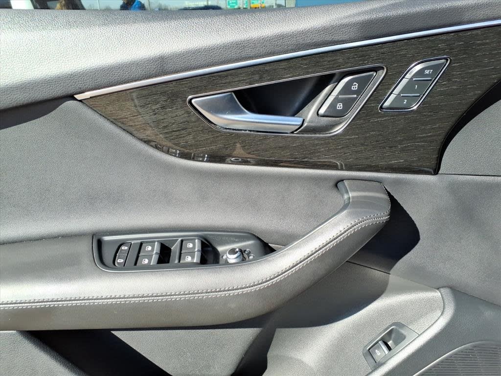 Thumbnail: 2023 Audi Q7 - 20