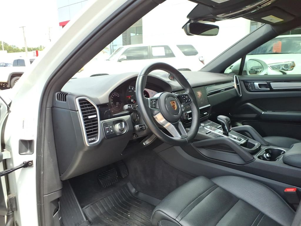 Thumbnail: 2022 Porsche Cayenne - 6