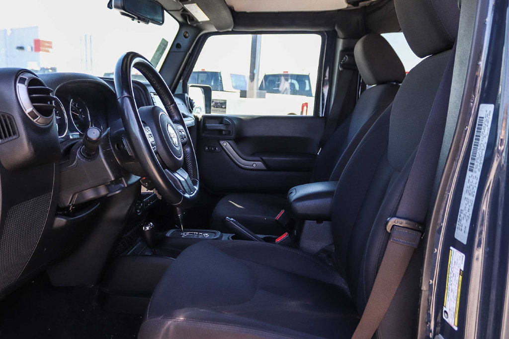 Thumbnail: 2016 Jeep Wrangler - 3