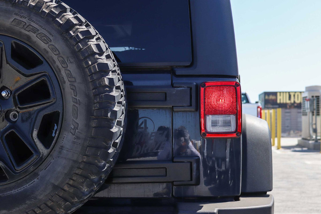 Thumbnail: 2016 Jeep Wrangler - 4