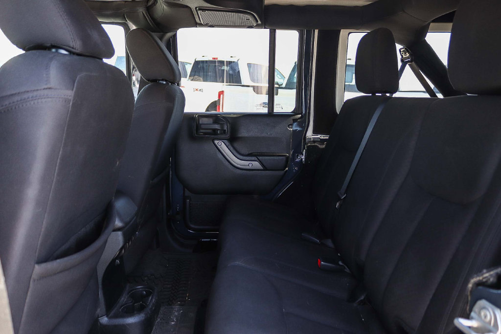 Thumbnail: 2016 Jeep Wrangler - 9