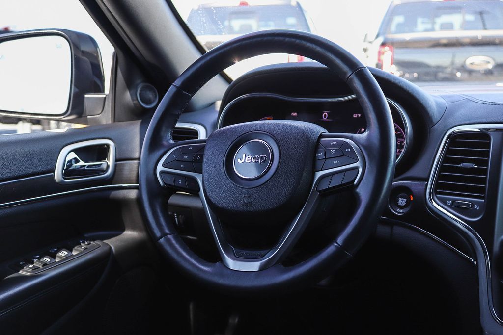 Thumbnail: 2018 Jeep Grand Cherokee - 8