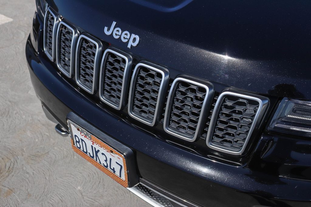 Thumbnail: 2018 Jeep Grand Cherokee - 6
