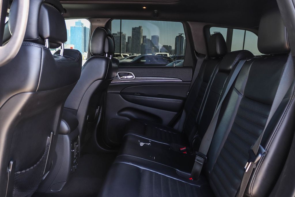 Thumbnail: 2018 Jeep Grand Cherokee - 11