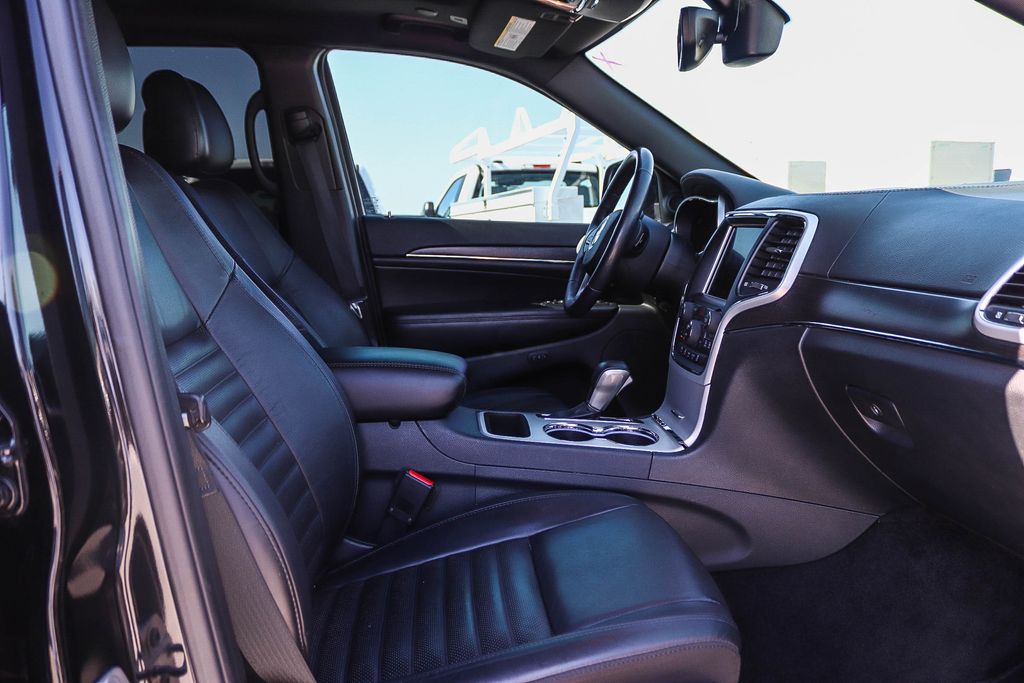 Thumbnail: 2018 Jeep Grand Cherokee - 9