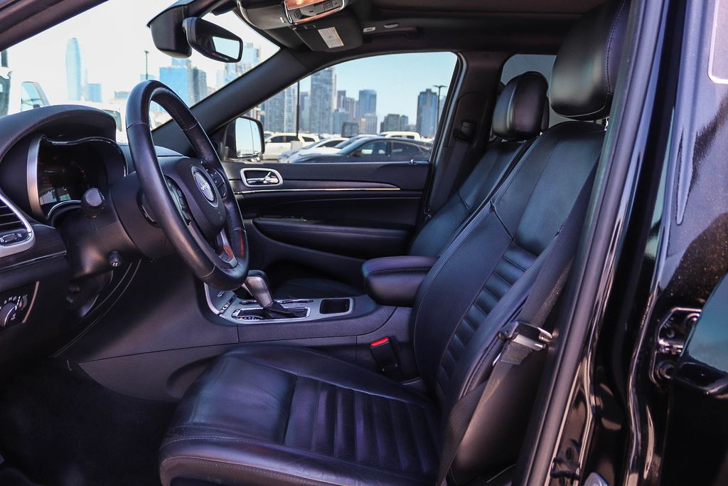 Thumbnail: 2018 Jeep Grand Cherokee - 10
