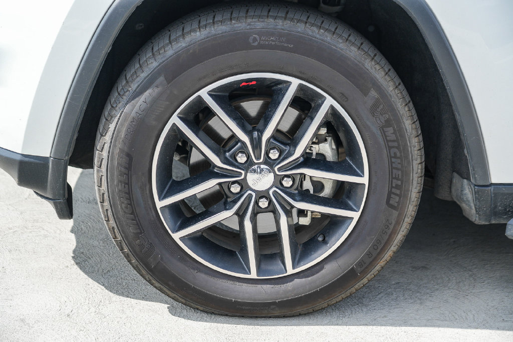 Thumbnail: 2018 Jeep Grand Cherokee - 19