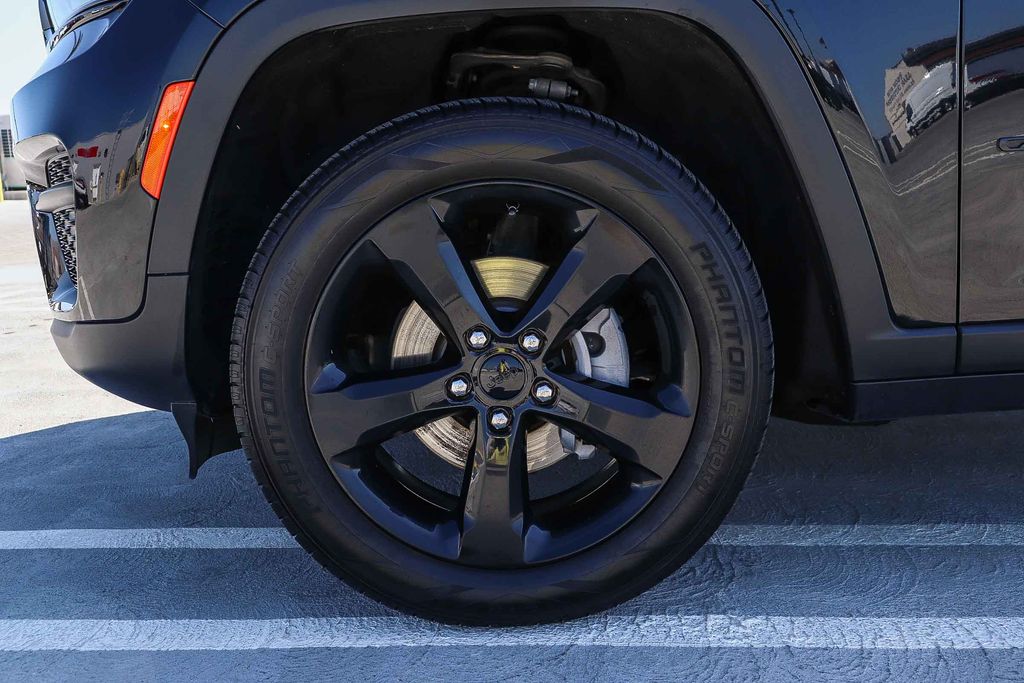Thumbnail: 2023 Jeep Grand Cherokee - 20