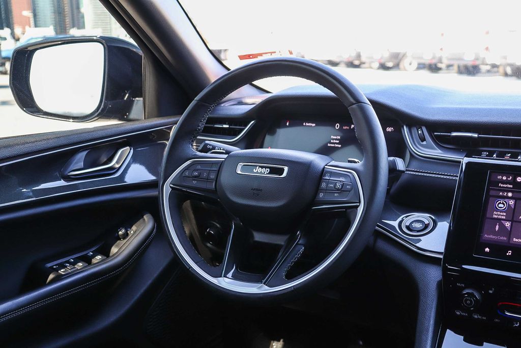 Thumbnail: 2023 Jeep Grand Cherokee - 8