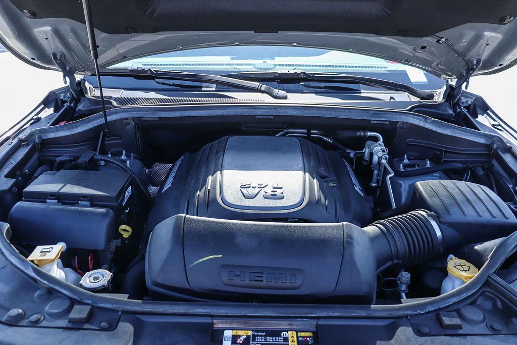 Thumbnail: 2022 Dodge Durango - 8