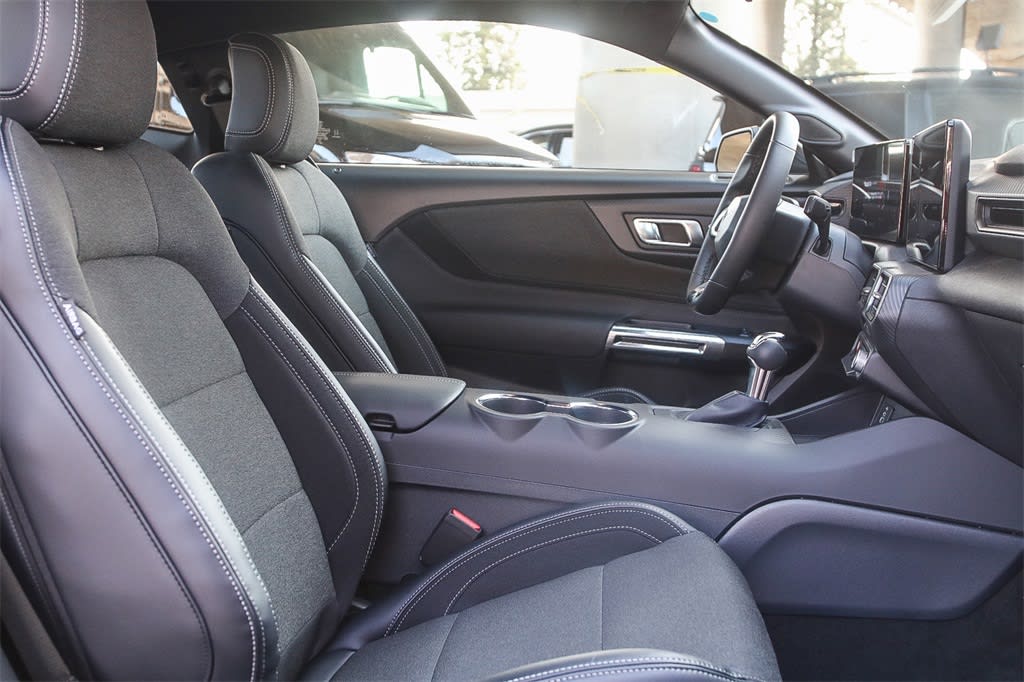 Thumbnail: 2025 Ford Mustang - 9