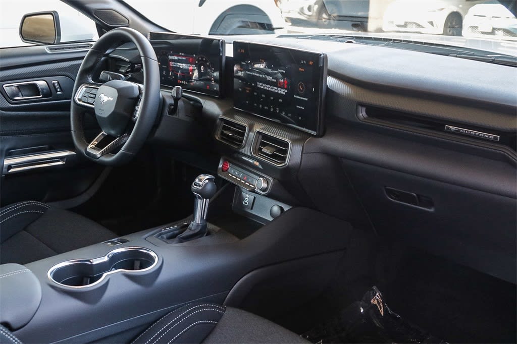 Thumbnail: 2025 Ford Mustang - 8