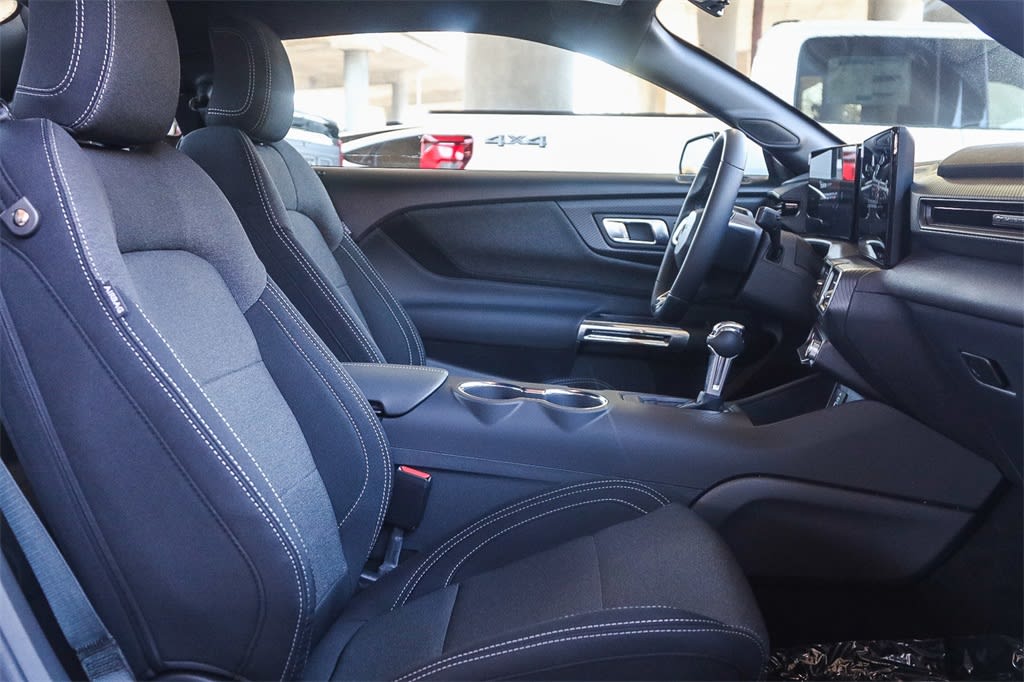 Thumbnail: 2025 Ford Mustang - 9