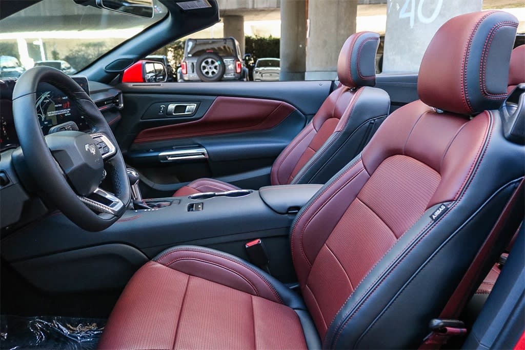 Thumbnail: 2025 Ford Mustang - 8