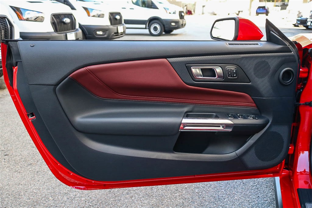 Thumbnail: 2025 Ford Mustang - 30