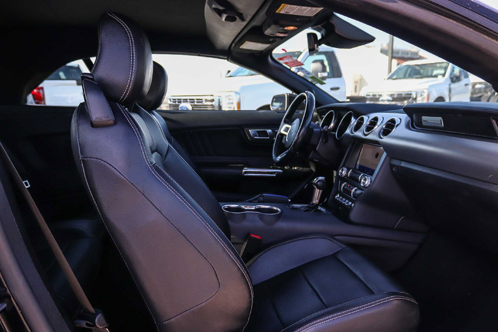 Thumbnail: 2022 Ford Mustang - 5