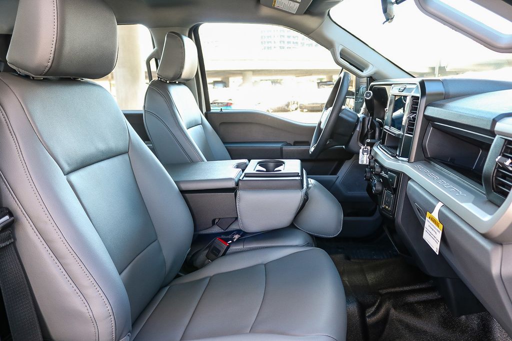 Thumbnail: 2026 Ford F-250 - 10