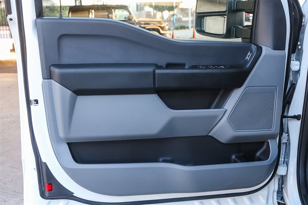 Thumbnail: 2025 Ford F-250 - 31