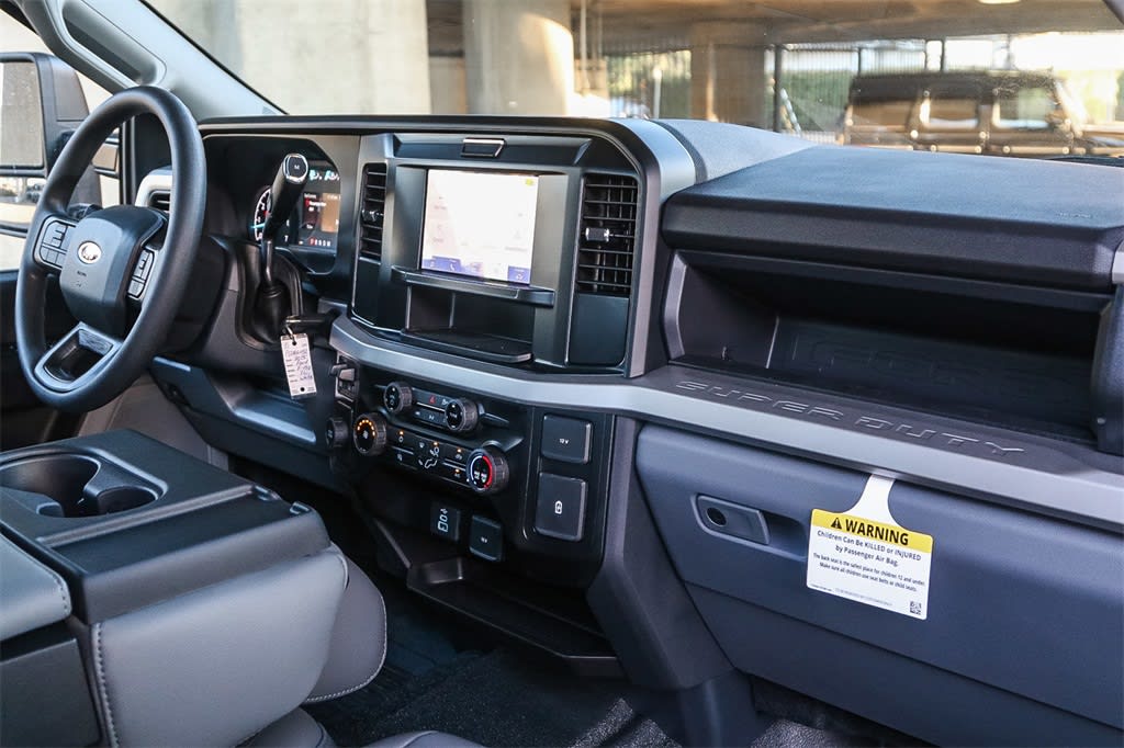 Thumbnail: 2025 Ford F-250 - 9