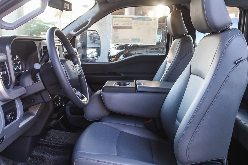 Thumbnail: 2025 Ford F-250 - 11