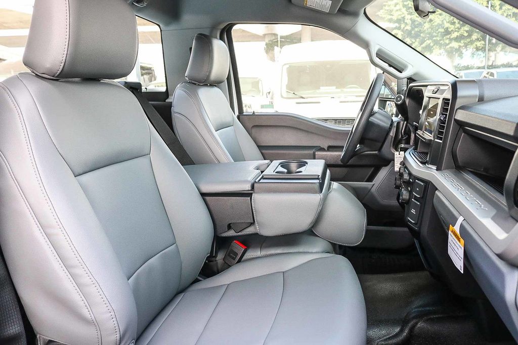 Thumbnail: 2026 Ford F-250 - 11