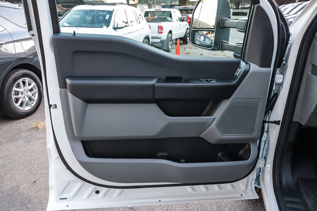 Thumbnail: 2026 Ford F-250 - 25