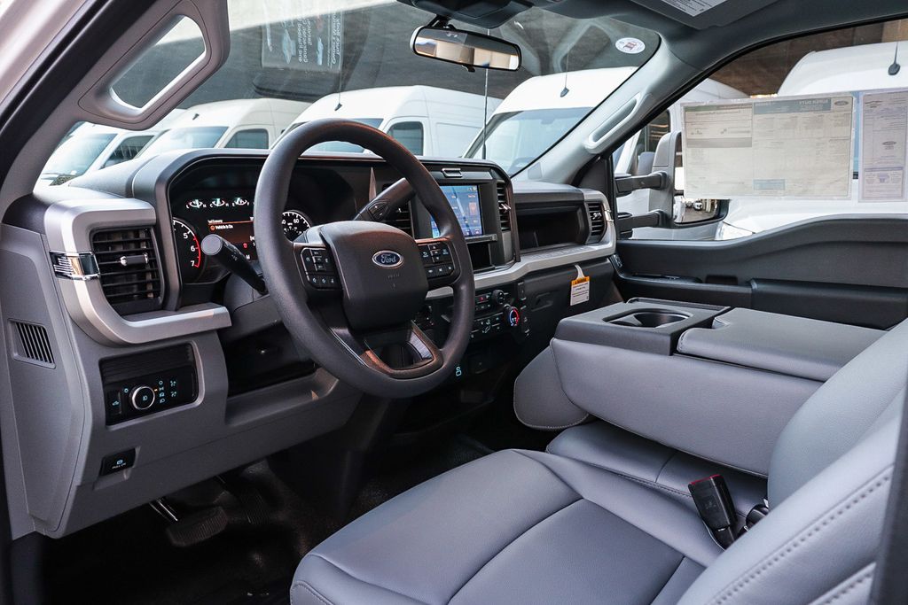 Thumbnail: 2026 Ford F-250 - 9